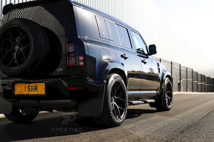 Land Rover Defender 110 installed with Vossen HF-5 alloy wheels